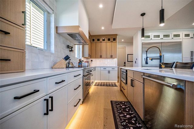 828 Cherokee Avenue, Royal Oak, MI 48067