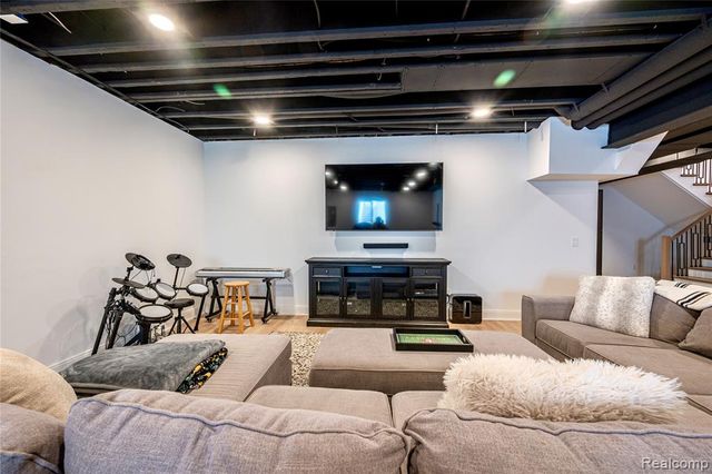 828 Cherokee Avenue, Royal Oak, MI 48067