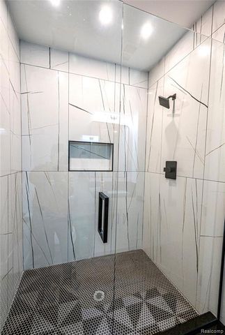 828 Cherokee Avenue, Royal Oak, MI 48067