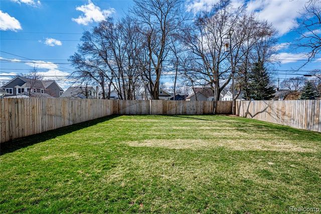 828 Cherokee Avenue, Royal Oak, MI 48067