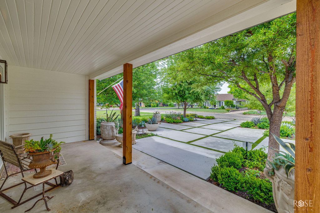 Image 7 of property listing at 1322 Shafter Street, San Angelo, TX 76901