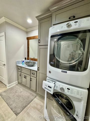 14 S 4289 Road, Porum, OK 74455