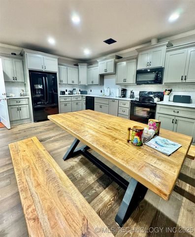 14 S 4289 Road, Porum, OK 74455