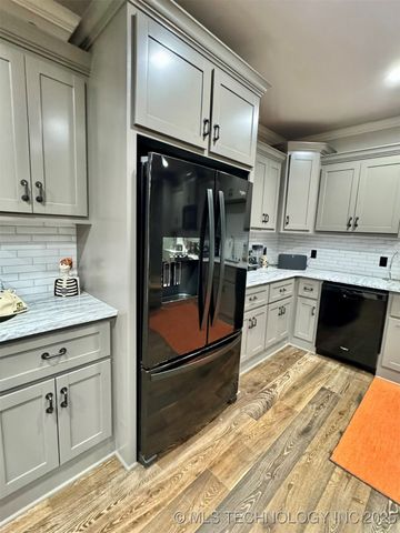 14 S 4289 Road, Porum, OK 74455