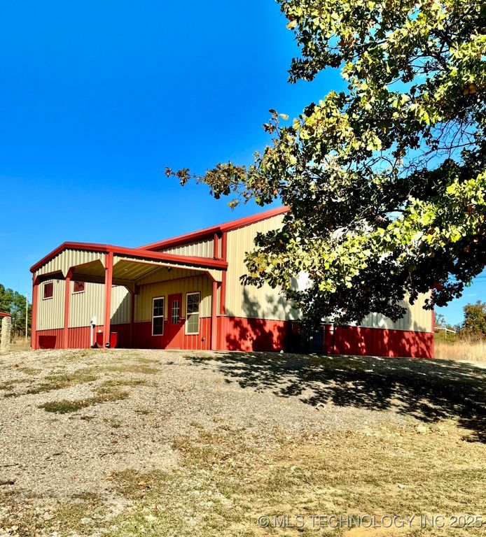 14 S 4289 Road, Porum, OK 74455