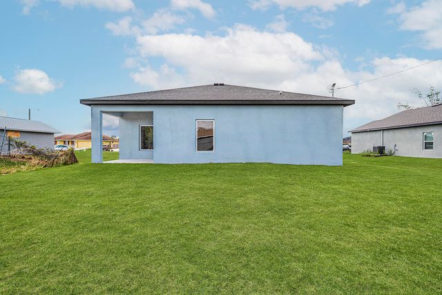 8585 101st Avenue, Vero Beach, FL 32967