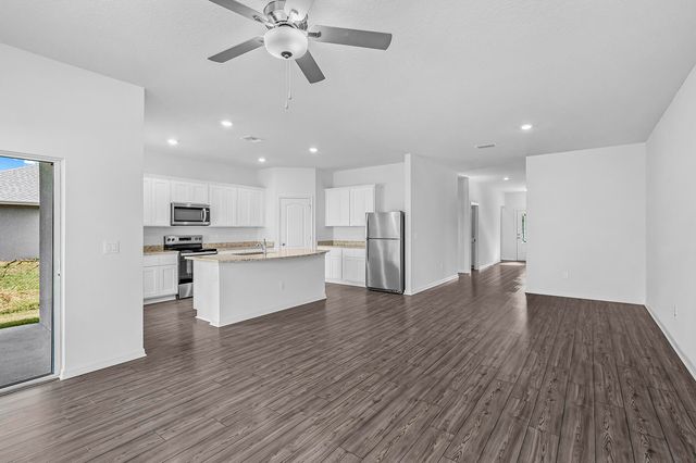 8585 101st Avenue, Vero Beach, FL 32967