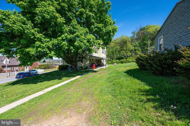 500 WINDSOR ST, Hamburg, PA 19526