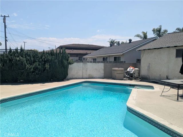 8252 Fontainbleau Way, Cypress, CA 90630