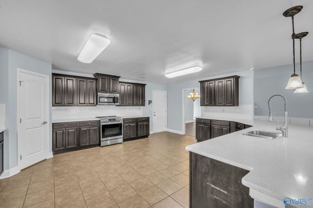 142 Harbor Glen Drive SW, Madison, AL 35756