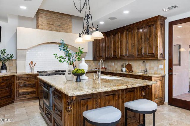 2217 Crescent Drive, Altadena, CA 91001