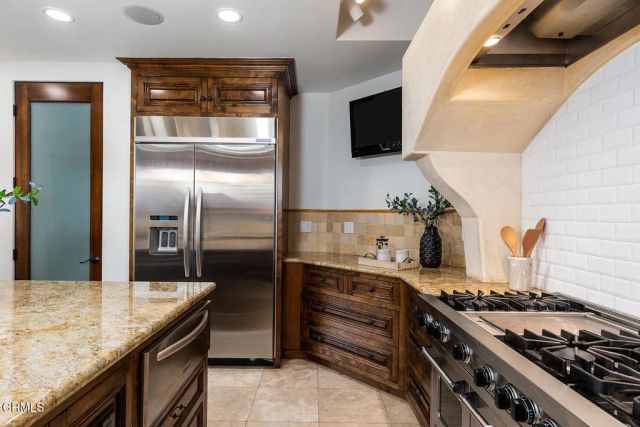 2217 Crescent Drive, Altadena, CA 91001