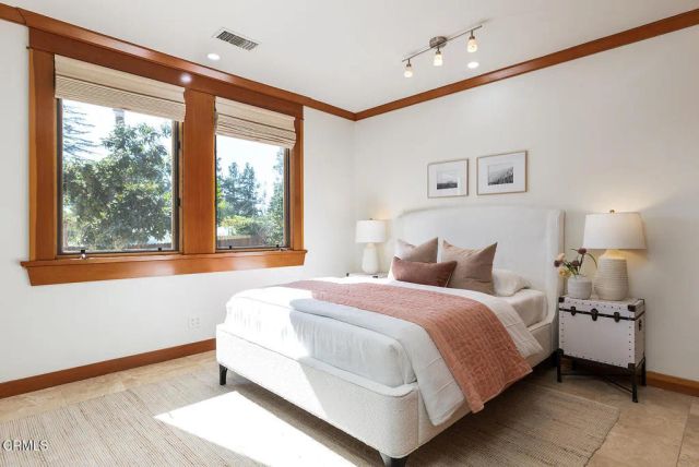 2217 Crescent Drive, Altadena, CA 91001