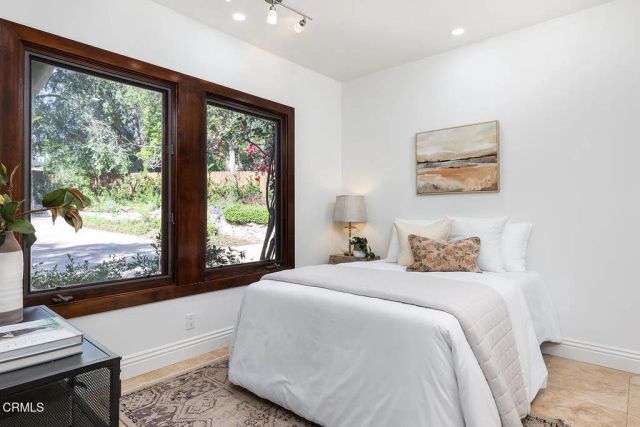 2217 Crescent Drive, Altadena, CA 91001