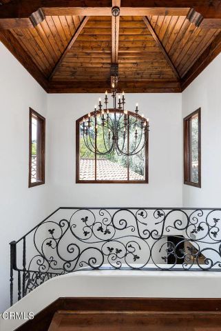 2217 Crescent Drive, Altadena, CA 91001