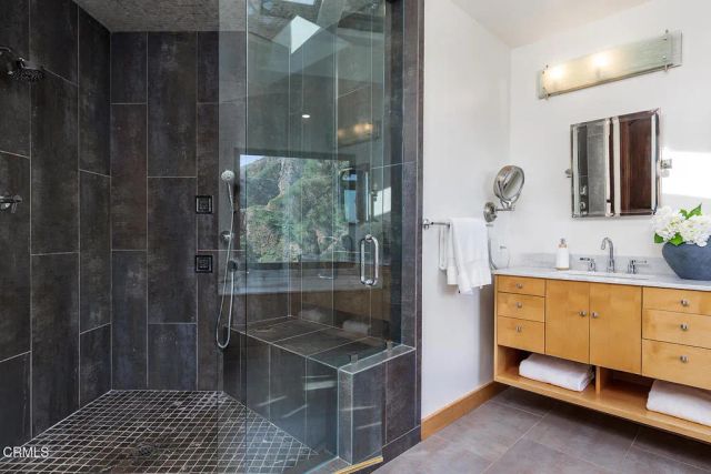 2217 Crescent Drive, Altadena, CA 91001