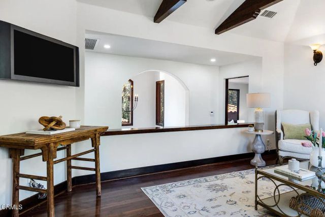 2217 Crescent Drive, Altadena, CA 91001