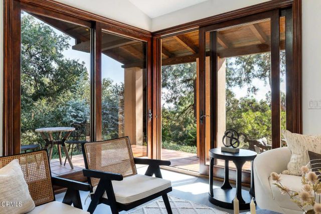 2217 Crescent Drive, Altadena, CA 91001