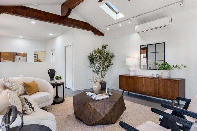 2217 Crescent Drive, Altadena, CA 91001