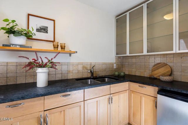 2217 Crescent Drive, Altadena, CA 91001