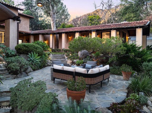 2217 Crescent Drive, Altadena, CA 91001