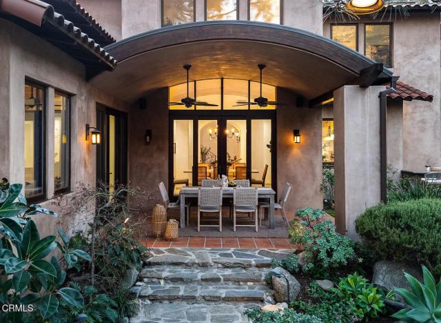 2217 Crescent Drive, Altadena, CA 91001