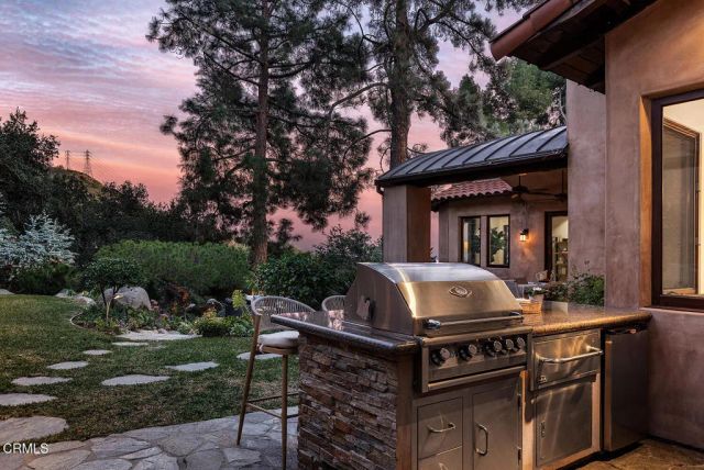 2217 Crescent Drive, Altadena, CA 91001