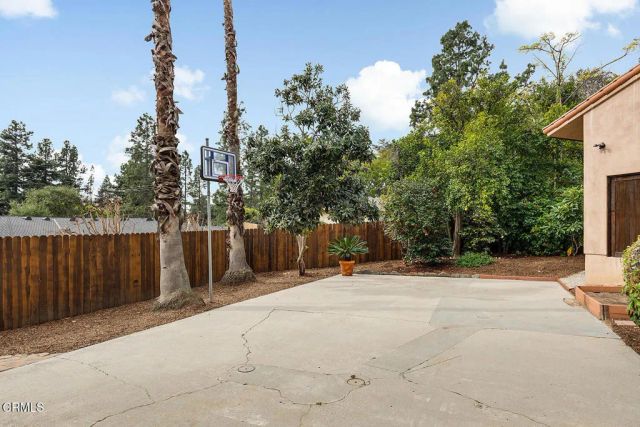 2217 Crescent Drive, Altadena, CA 91001