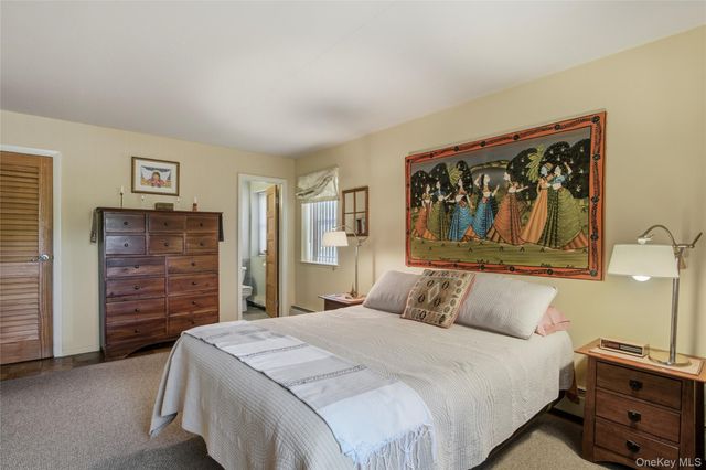 100 Diplomat Drive 2B, Mount Kisco, NY 10549