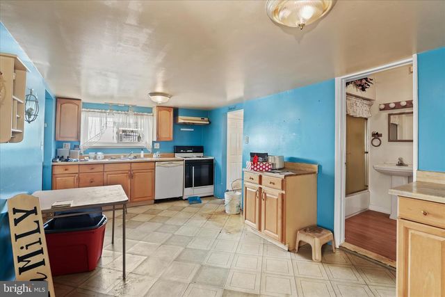 8215 BON AIR RD, Baltimore, MD 21234