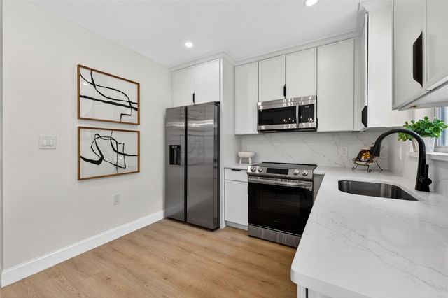 9714 53RD AVENUE N, St Petersburg, FL 33708