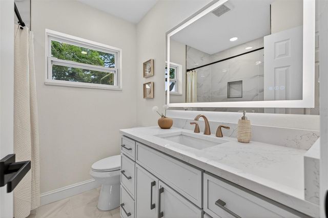 9714 53RD AVENUE N, St Petersburg, FL 33708