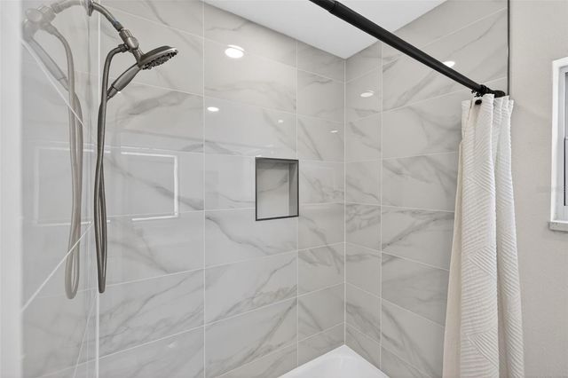 9714 53RD AVENUE N, St Petersburg, FL 33708