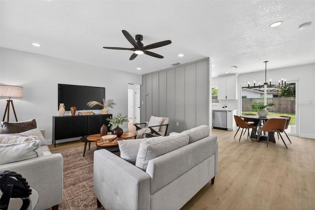 9714 53RD AVENUE N, St Petersburg, FL 33708