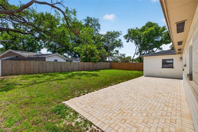 9714 53RD AVENUE N, St Petersburg, FL 33708