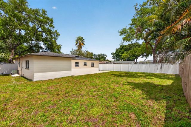 9714 53RD AVENUE N, St Petersburg, FL 33708