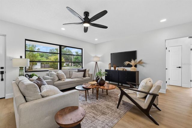 9714 53RD AVENUE N, St Petersburg, FL 33708