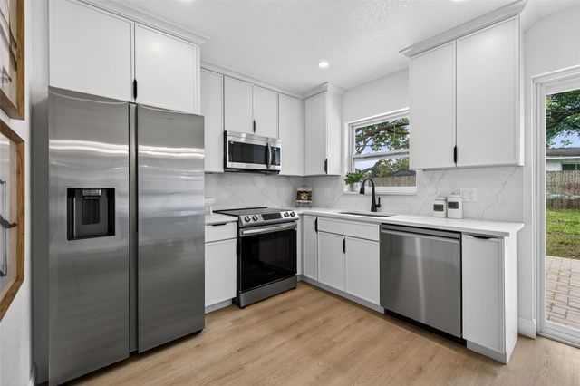 9714 53RD AVENUE N, St Petersburg, FL 33708