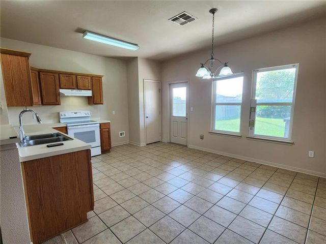 3021 Las Brisas St, Corpus Christi, TX 78414