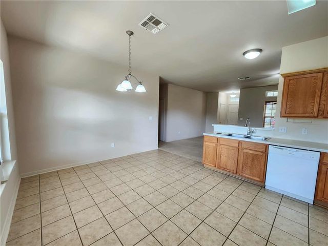 3021 Las Brisas St, Corpus Christi, TX 78414