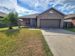 3021 Las Brisas St, Corpus Christi, TX 78414