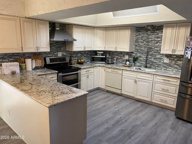 3727 W Banff Lane, Phoenix, AZ 85053