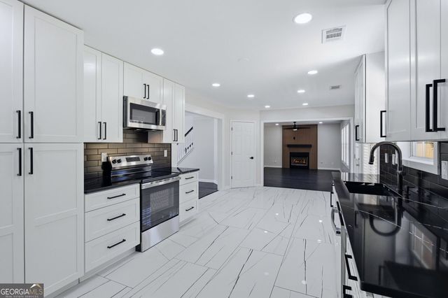 650 Paper Creek Drive, Lawrenceville, GA 30046