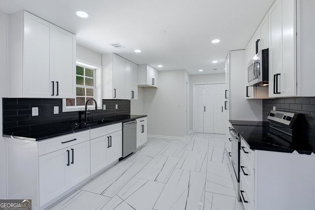 650 Paper Creek Drive, Lawrenceville, GA 30046
