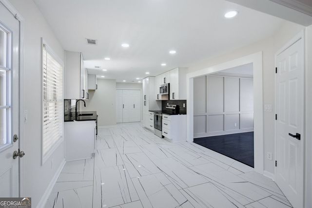 650 Paper Creek Drive, Lawrenceville, GA 30046