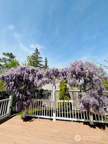 33908 SE Sorenson Street, Snoqualmie, WA 98065
