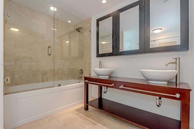 350 S Miami Ave 2702, Miami, FL 33130