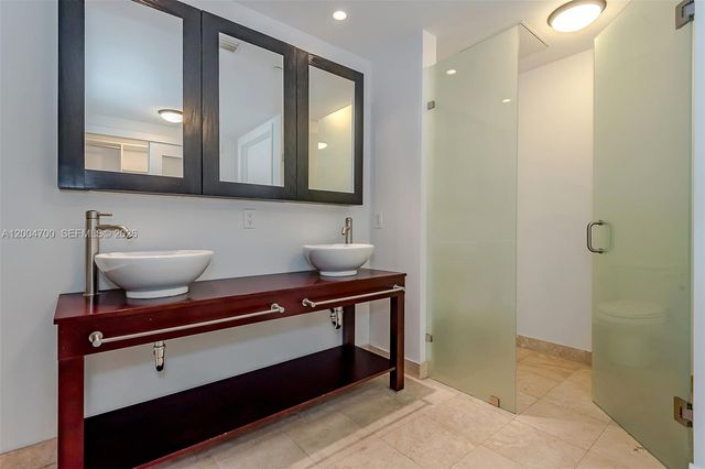 350 S Miami Ave 2702, Miami, FL 33130