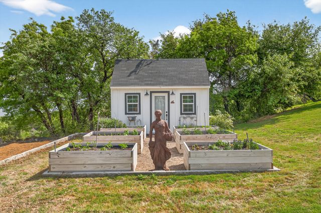8070 Brownie Luker Blvd., Granbury, TX 76048