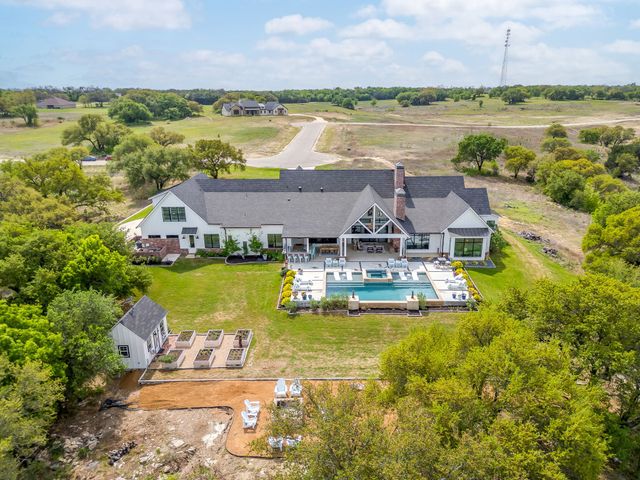 8070 Brownie Luker Blvd., Granbury, TX 76048